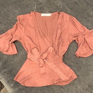 Selling a hardly worn Nectar clothing top!